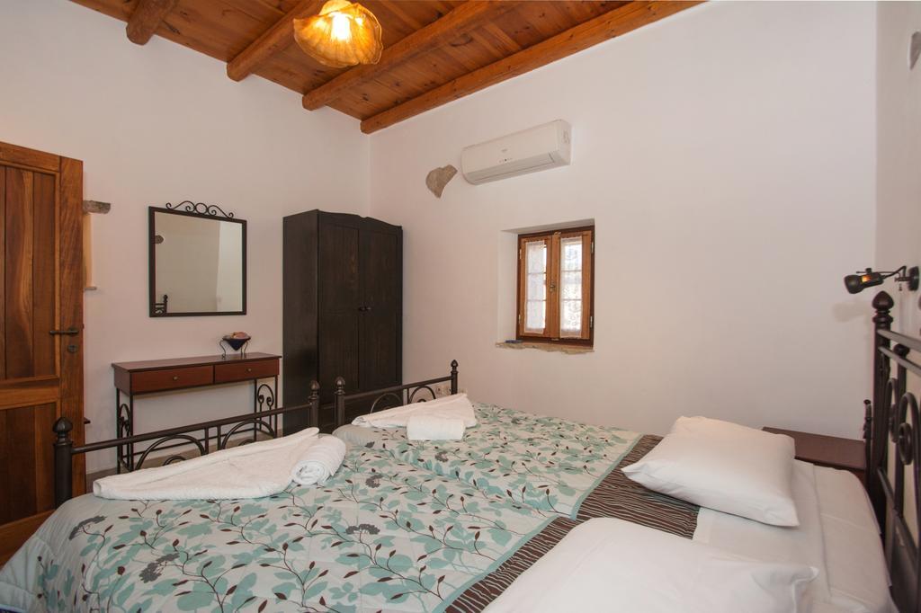 Kapetan Manwlis Apartment Kato Khora Exterior photo